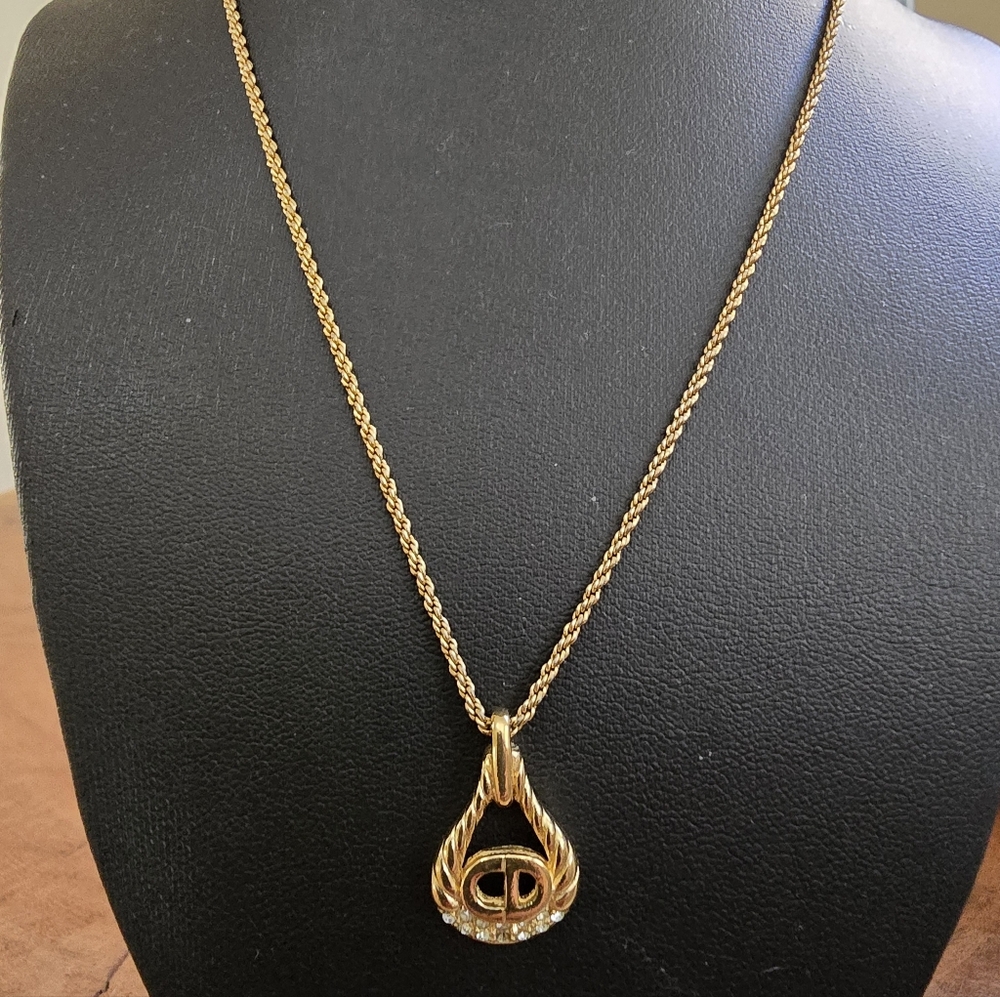 Christian Dior Necklace & Pendant Gold Tone. Gorgeous!!
